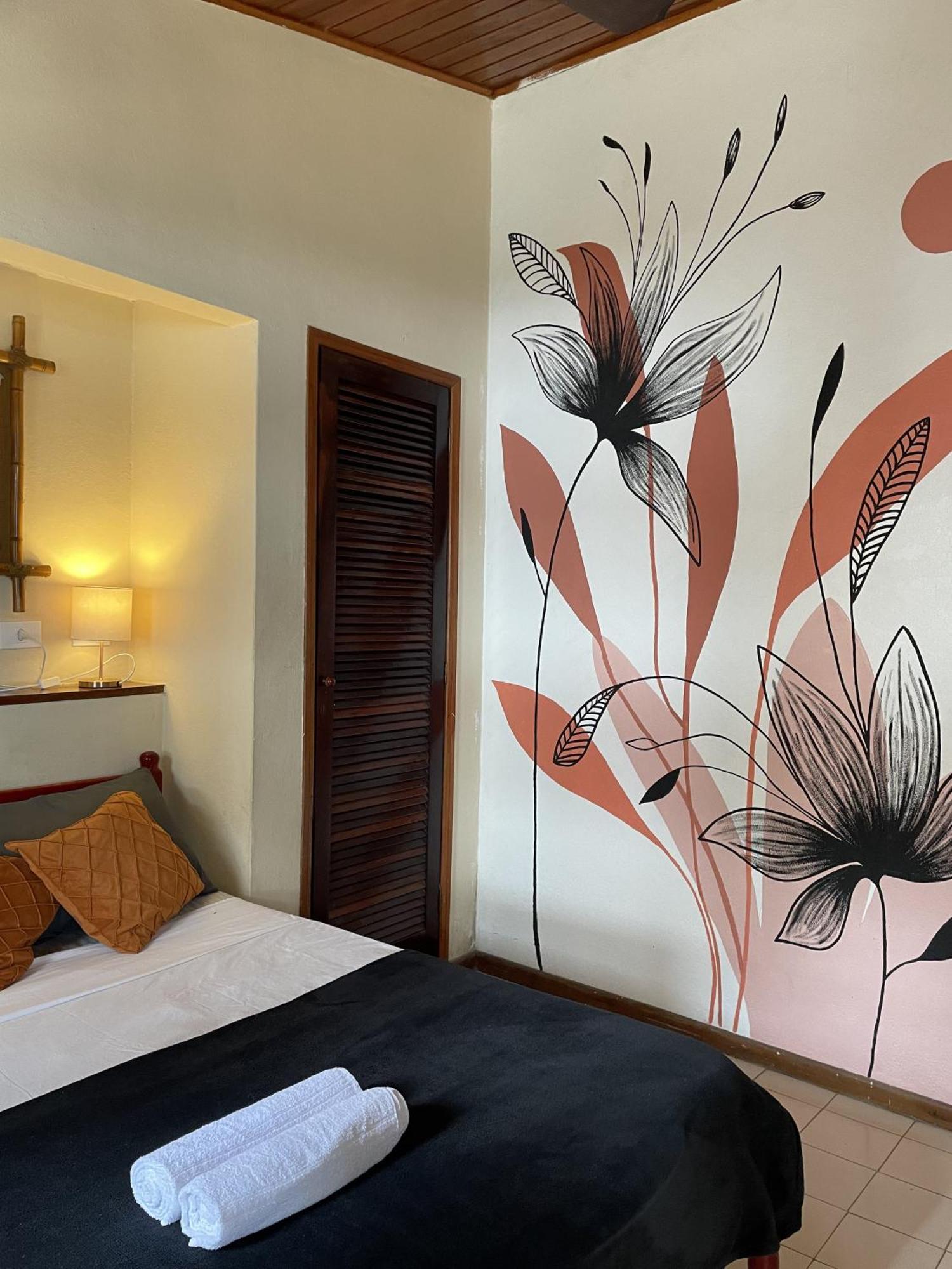 Ka'A Guest House Ubatuba Kültér fotó